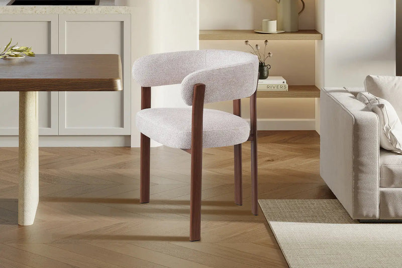 JULIA – Chaise de repas à accoudoirs en tissu beige – 60 x 52 cm
