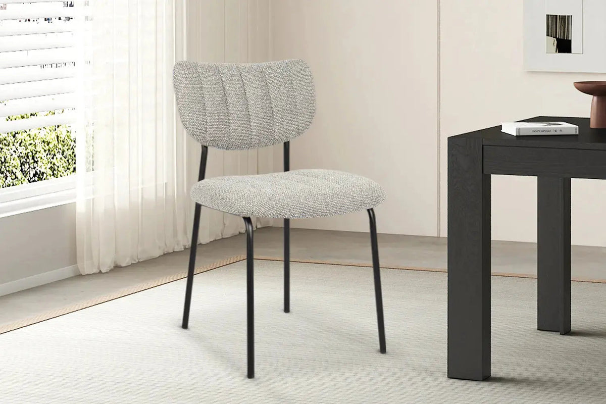 ANTURA – Chaise de repas rembourrée en tissu gris clair – 72 x 53 cm