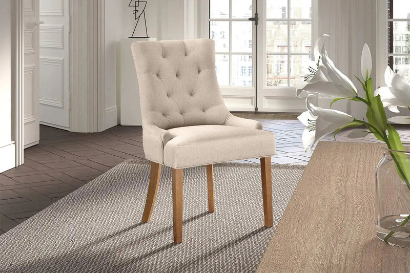 FANCY – Lot de 2 chaises de repas en tissu sable, pieds bois – 56 x 60 cm