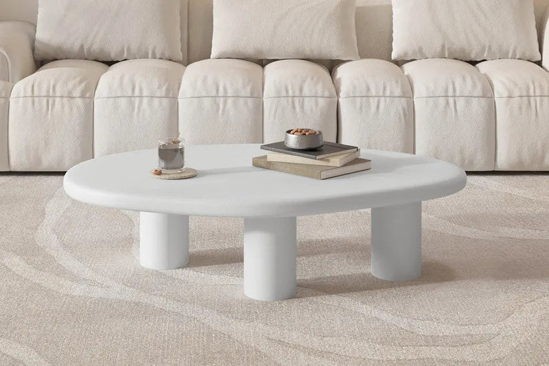 TAVIRA – Table basse rectangulaire finition microciment écru – 120 cm
